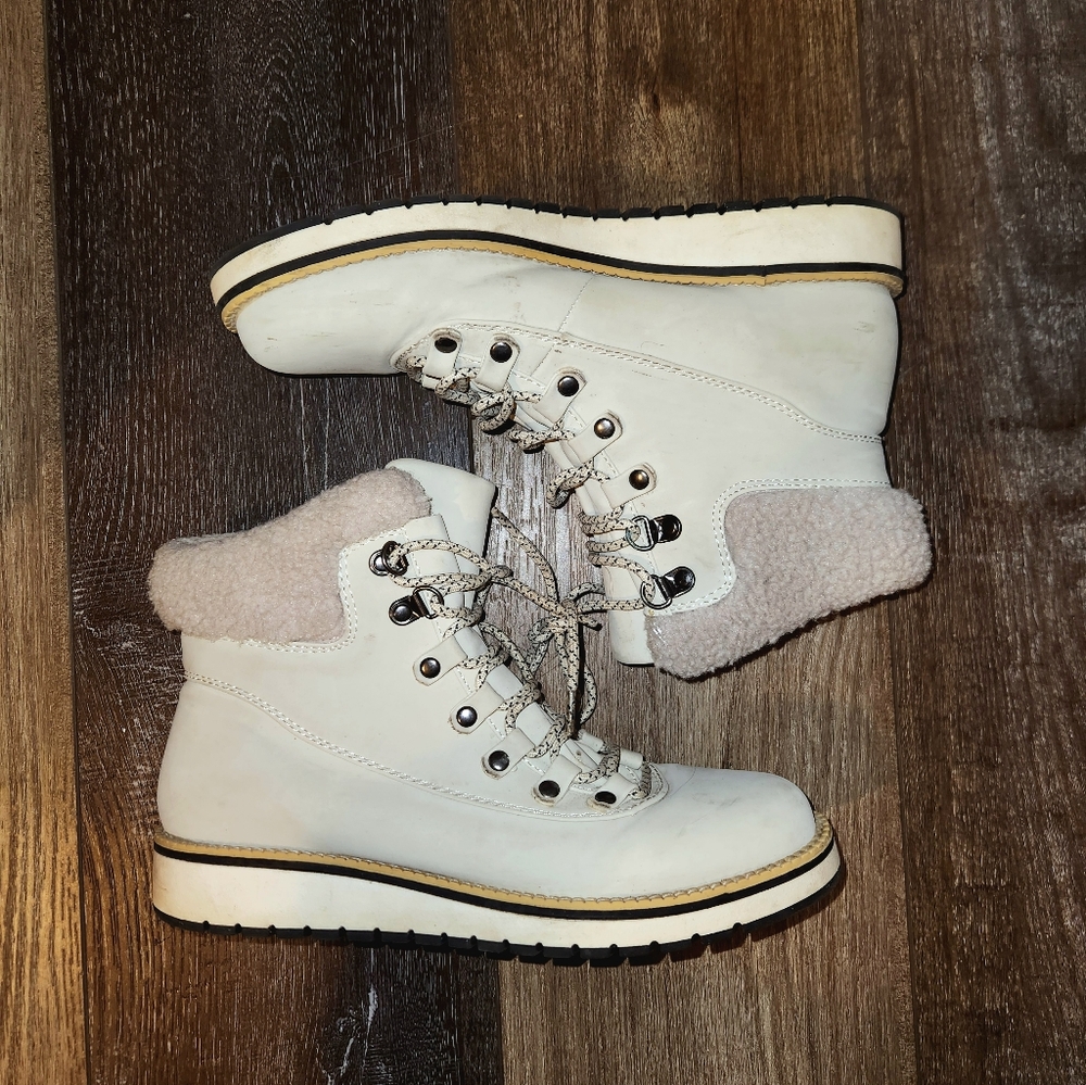 Boots/Shoes
